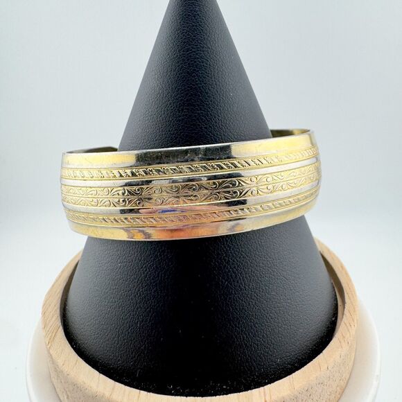 Vintage Filigree Gold Tone Cuff Bracelet Scrollwork Hero Chunky Retro - Picture 2 of 7